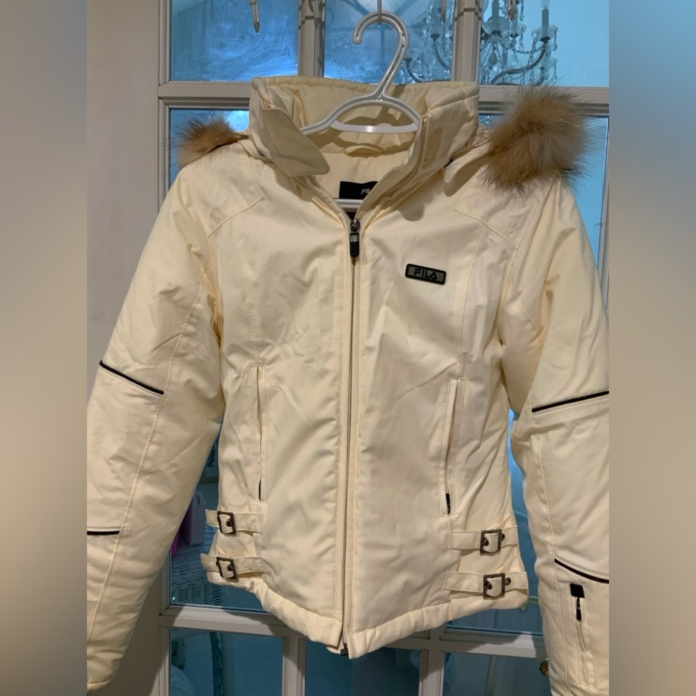 Fila womens  Off-White Puffer Jacket made specially for the ski team in Italy